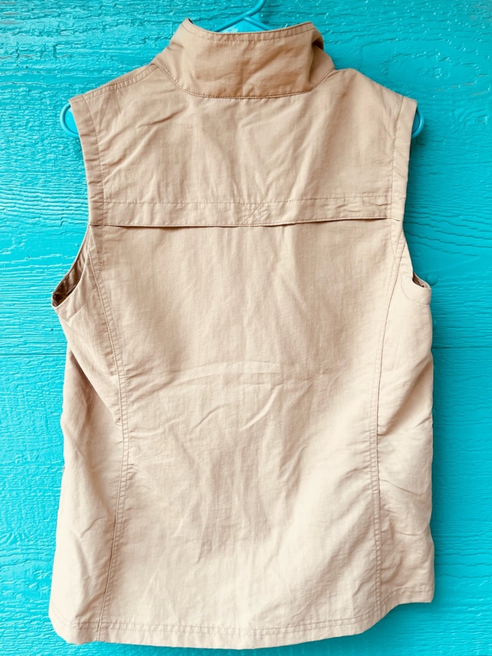 Eddie Bauer Khaki Travel Vest Lightweight Utility Safari Vest Pockets Size M - Picture 3 of 6